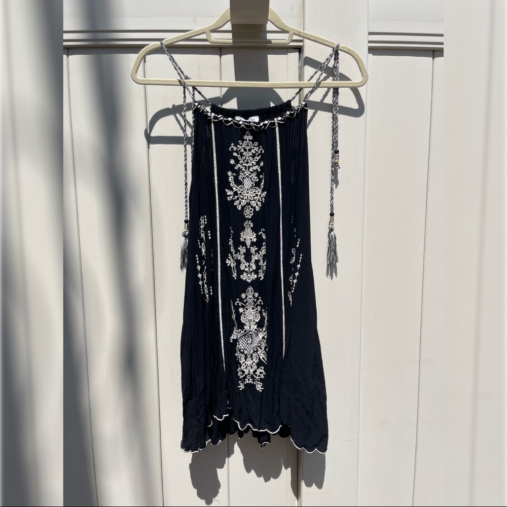 Forever 21 Black & White Stitched Mini Dress ✨